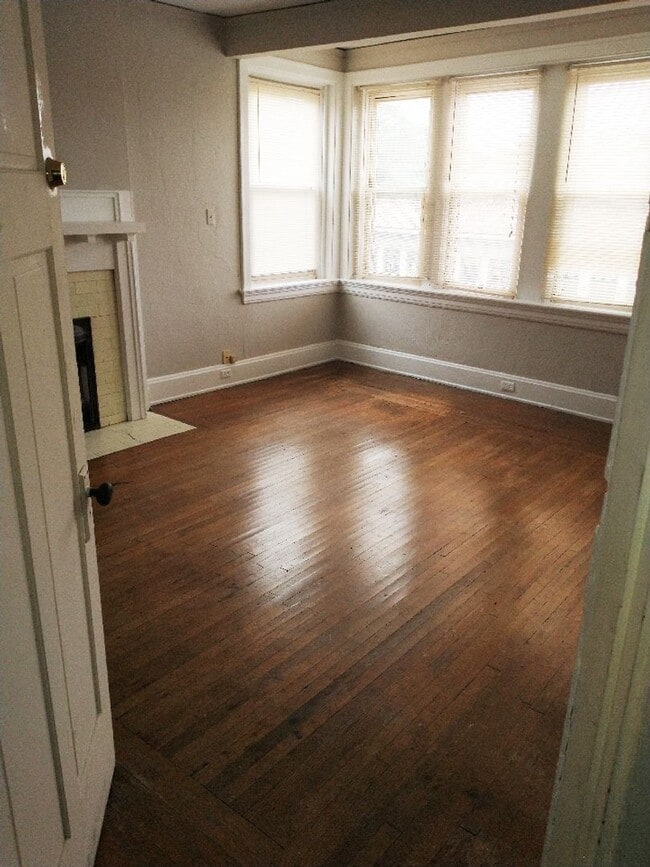 Building Photo - 343-345 Ludlow Avenue