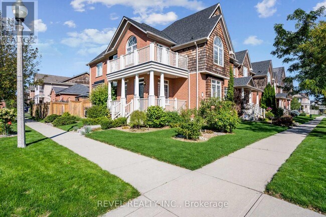 Building Photo - 63 Westhampton Way