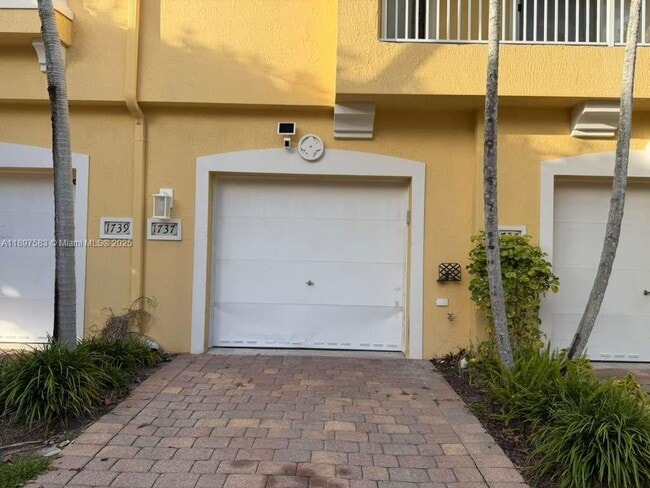 Foto del edificio - 1737 Carvelle Dr