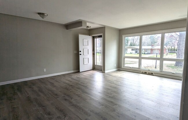 Building Photo - 3048 Beach St