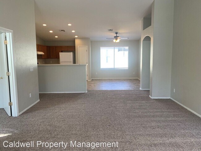 Building Photo - 4 br, 2 bath House - 1344 W. Calle Rio Rojo