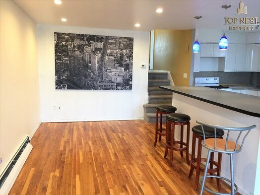 Primary Photo - 1214 Bergen Ave