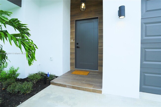 Foto del edificio - 1041 W Lakewood Rd