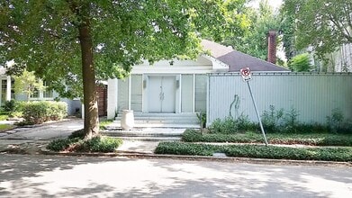 Building Photo - 1209 Milford St