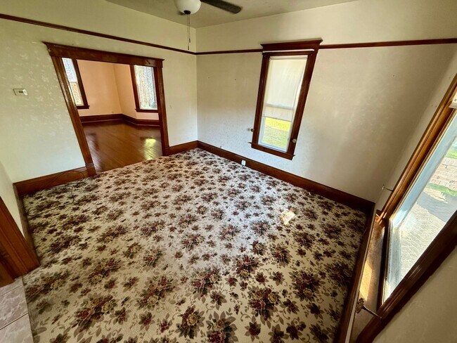 Foto del edificio - Victorian Charmer – 3 Bed, 1.75 Bath – Utilities Included!