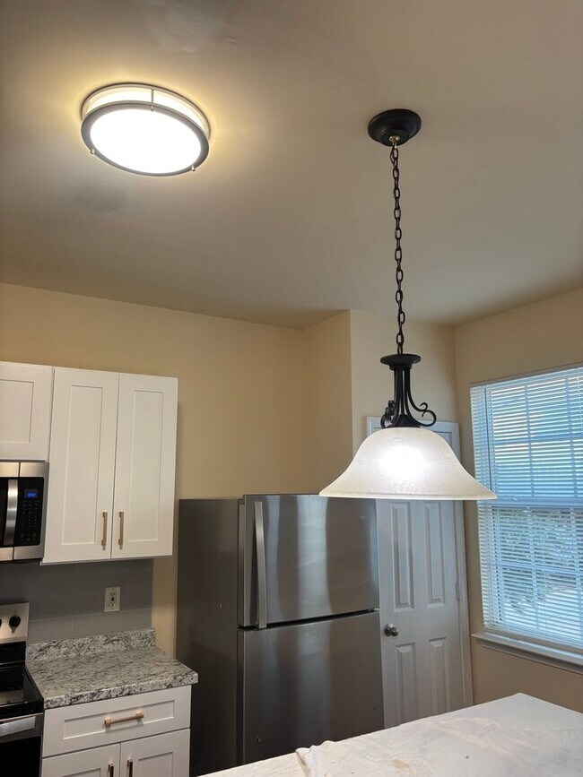 Building Photo - Charming 4BR Townhome in Tucker