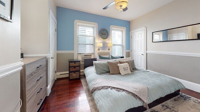 Building Photo - 573 Bennington St