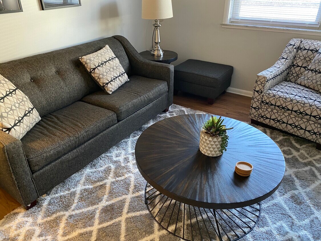 Foto principal - 6190 Guilford Ave