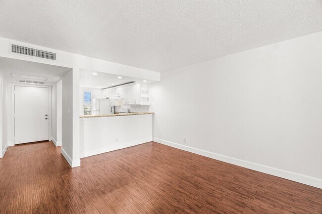 Foto del edificio - 15 Royal Palm Way