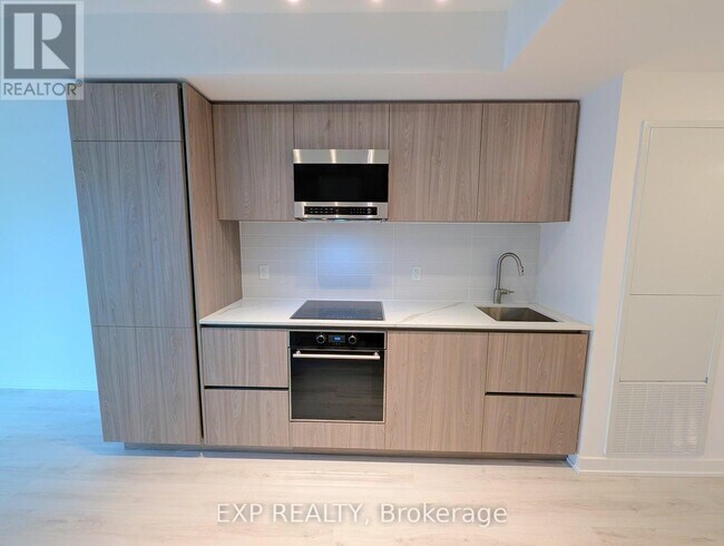 Photo du bâtiment - 120 Broadway Ave