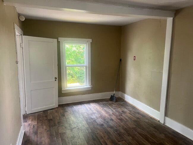 Building Photo - 1315 Nutwood St