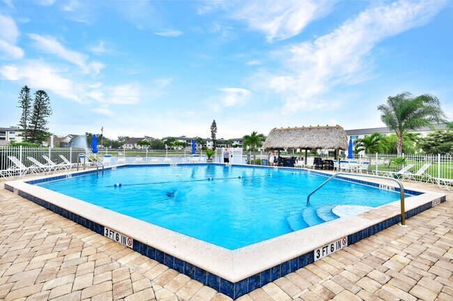 Foto del edificio - 1000 Manatee Rd