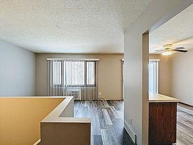 Building Photo - 230 Leighton Dr