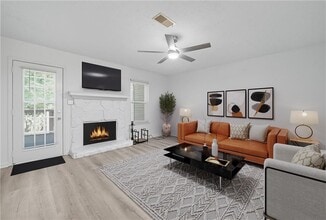 Building Photo - 6615 Sienna Ct