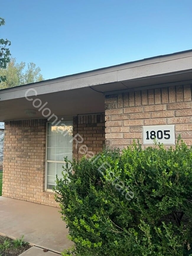 Building Photo - 1805 Morse Ave
