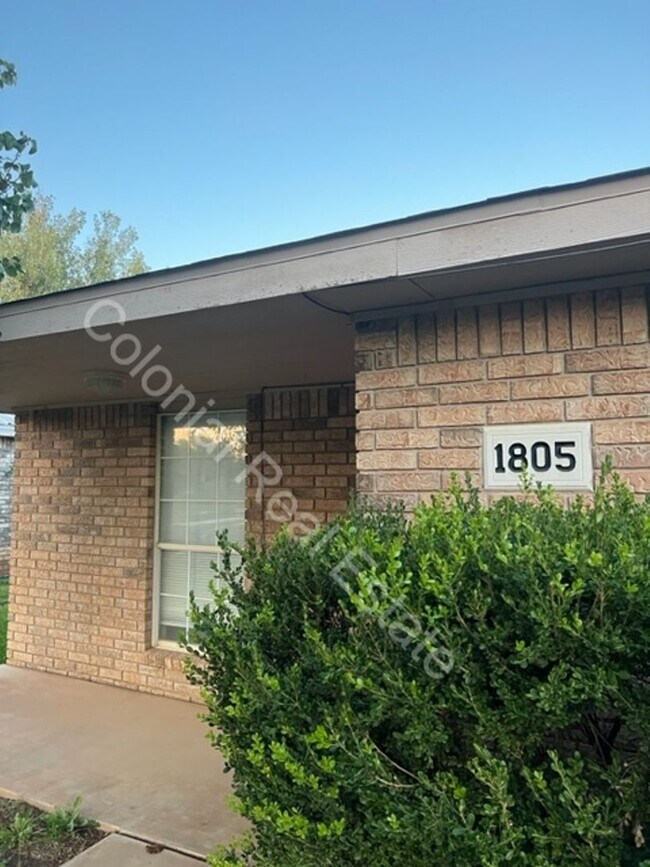 Foto del edificio - 1805 Morse Ave