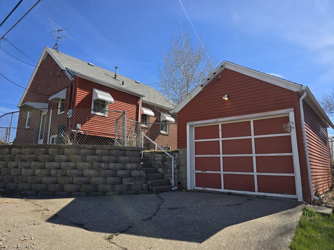 Foto del edificio - 511 23rd St NE