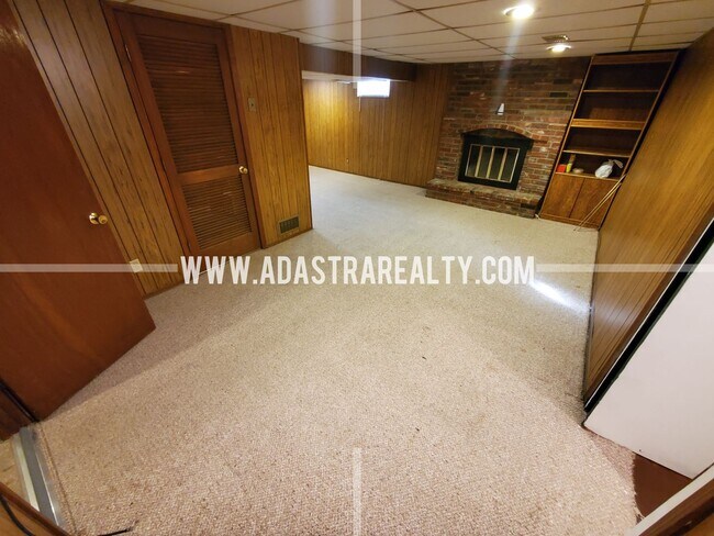 Foto del edificio - Very Nice Home in South KCMO-Available NOW!!