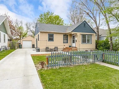 Building Photo - 424 Miles Ave