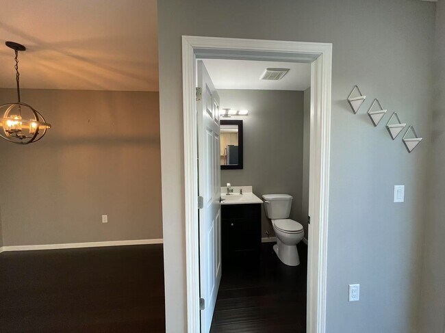 Foto del edificio - 703 Cricket Ln
