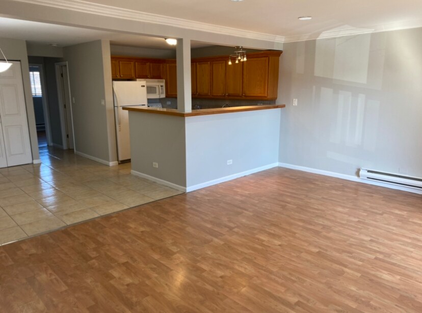 Primary Photo - 1360 N Geneva Dr