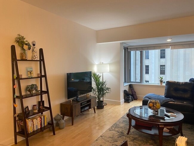 Building Photo - 9 Bowdoin St