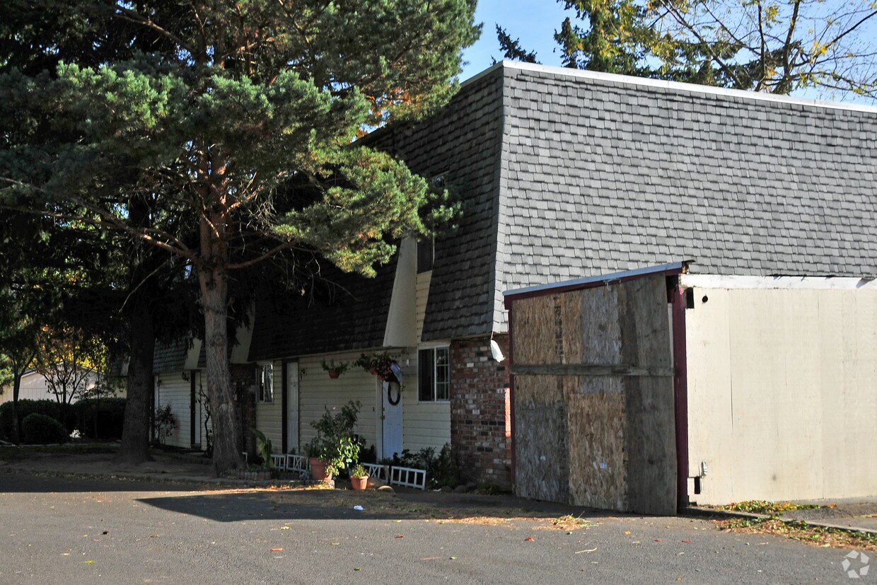 Building Photo - 115 SE 162nd Ave