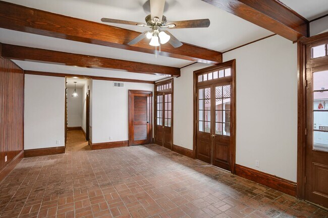 Foto del edificio - 401 Burgundy St