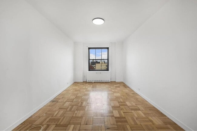 Building Photo - 325 Clinton Ave