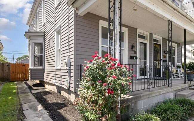 Foto del edificio - Available Now! Charming 5 Bedroom, 2 Bath ...