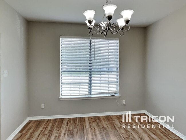 Building Photo - 963 Oak Lynn Dr