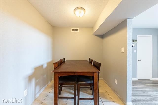 Building Photo - 4638 Country Creek Dr