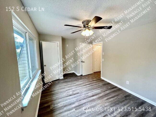 Building Photo - 152 S Cedar Ln