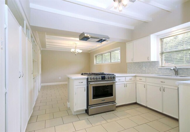 Foto del edificio - 4629 Carleen Rd