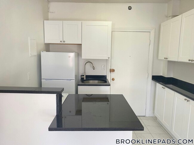Foto del edificio - 1223 Beacon St