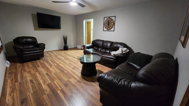 Foto del edificio - 4259 Teakwood Ct