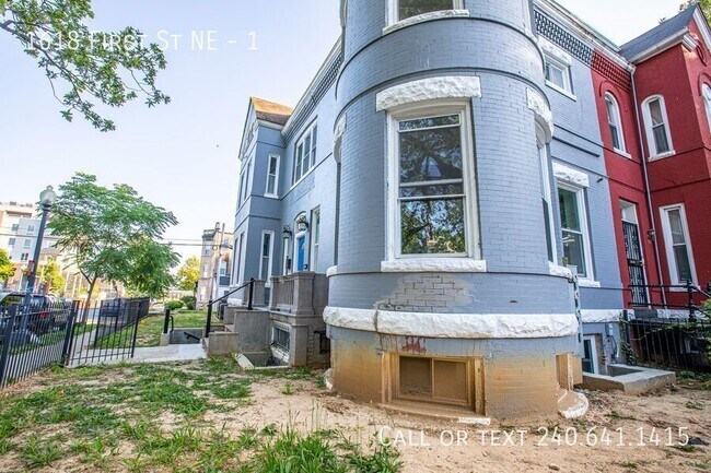 Building Photo - 1618 1st St NE
