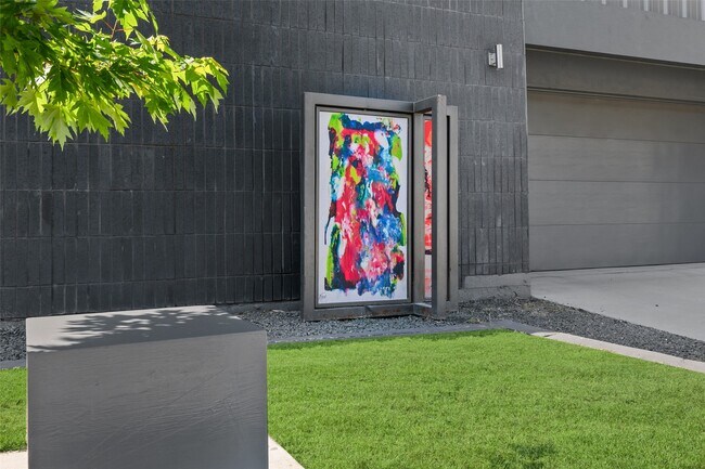 Foto del edificio - 4305 Roseland Ave