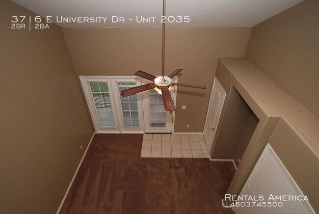 Building Photo - Charming Townhome with Two Bedroom Suites