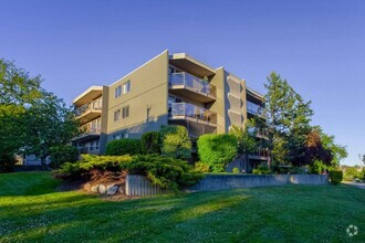 Building Photo - Gorge Towers