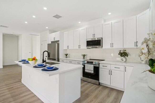 Foto del edificio - 64382 Spyglass Ave