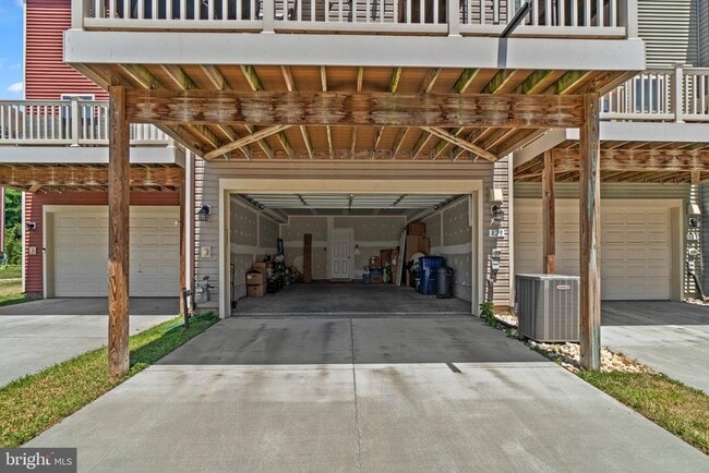 Building Photo - 829 Badger Ave