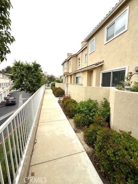 Building Photo - 25768 Perlman Pl