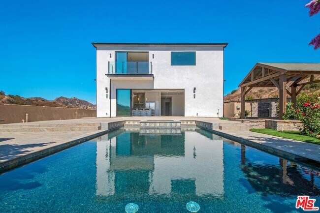 Building Photo - 1700 Cadenhorn Dr