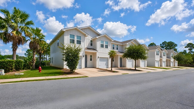 Building Photo - Gulf Stream Townhomes