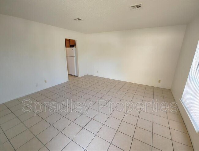 Building Photo - 405 Cheyenne Dr