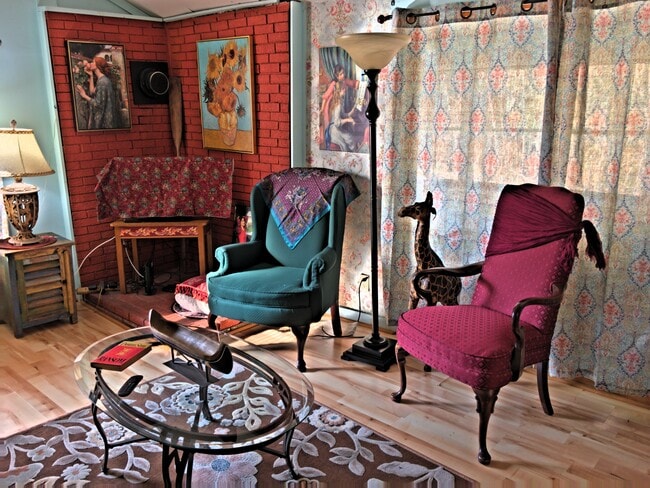 Living Room - 111 Causeway Rd