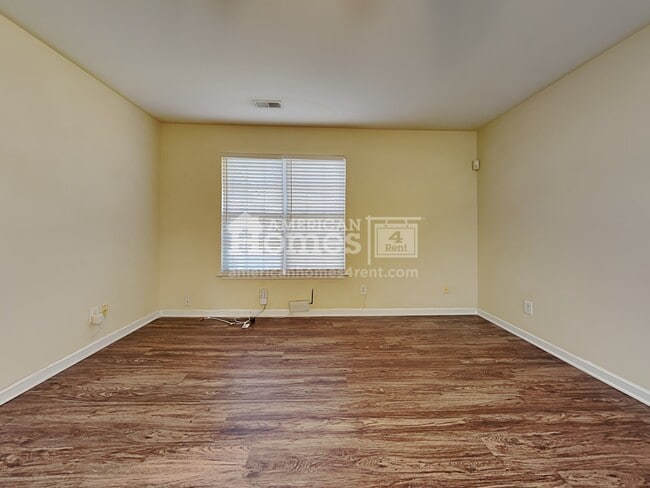 Building Photo - 3005 Quail Oaks Drive