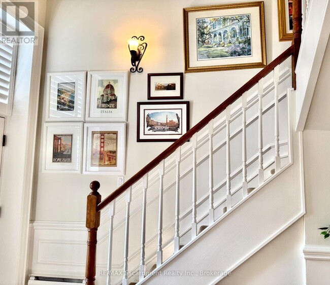 Photo du bâtiment - 185-185 Robinson St