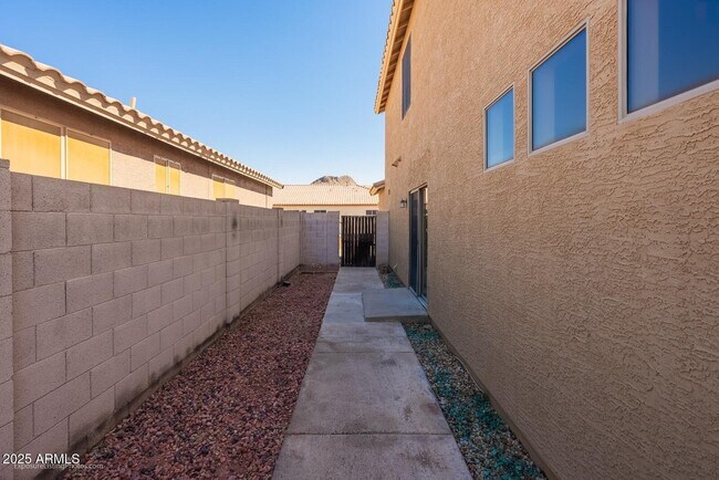 Foto del edificio - 26162 N 68th Dr